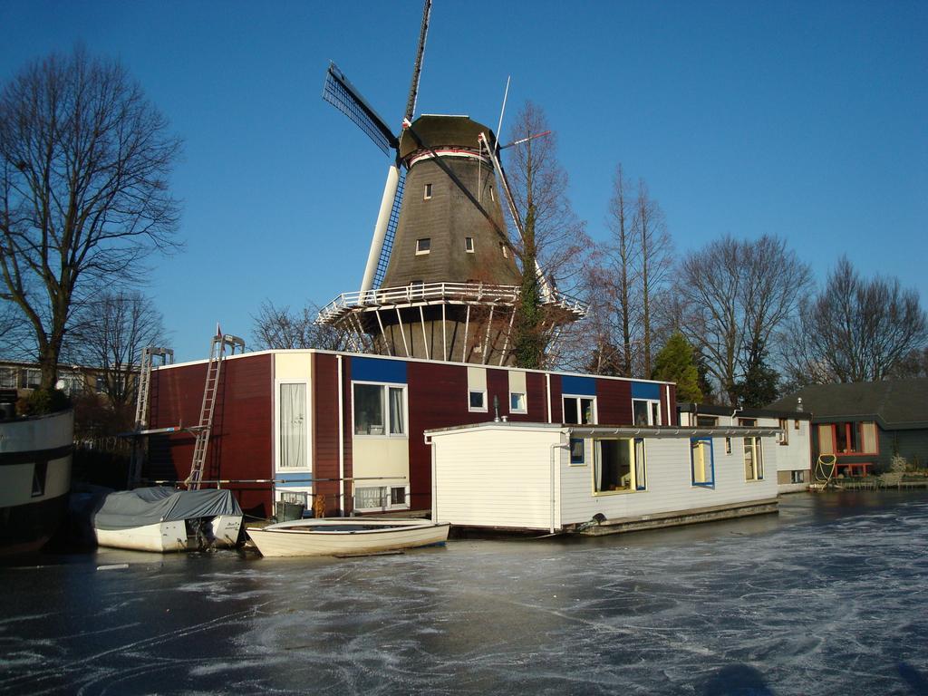 Houseboat Under The Mill Hotel Amsterdam Zewnętrze zdjęcie